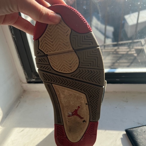 Air Jordan Retro 4 Gs Breds - Picture 2 of 10